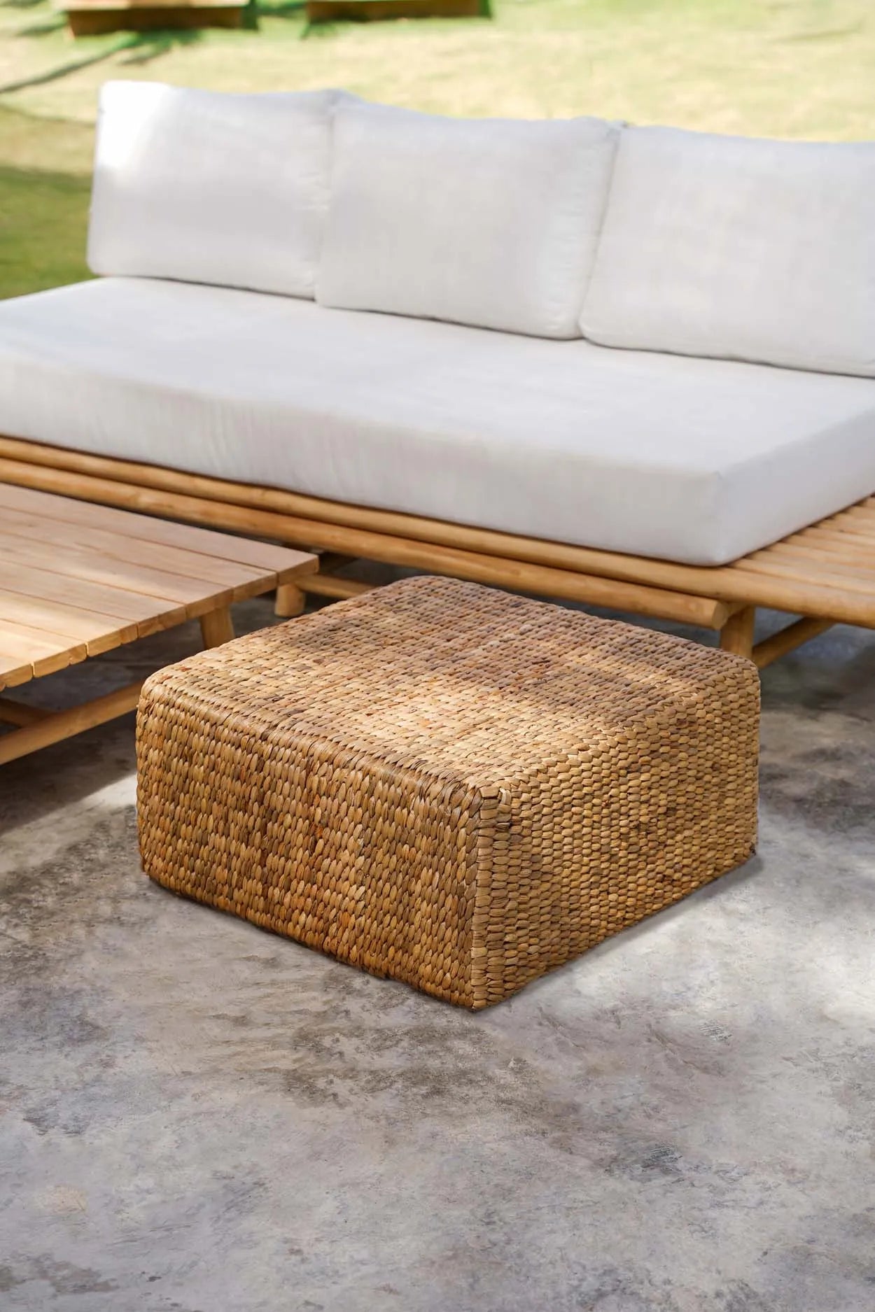 Le Pouf Carré en Jacinthe d'Eau - Naturel - M