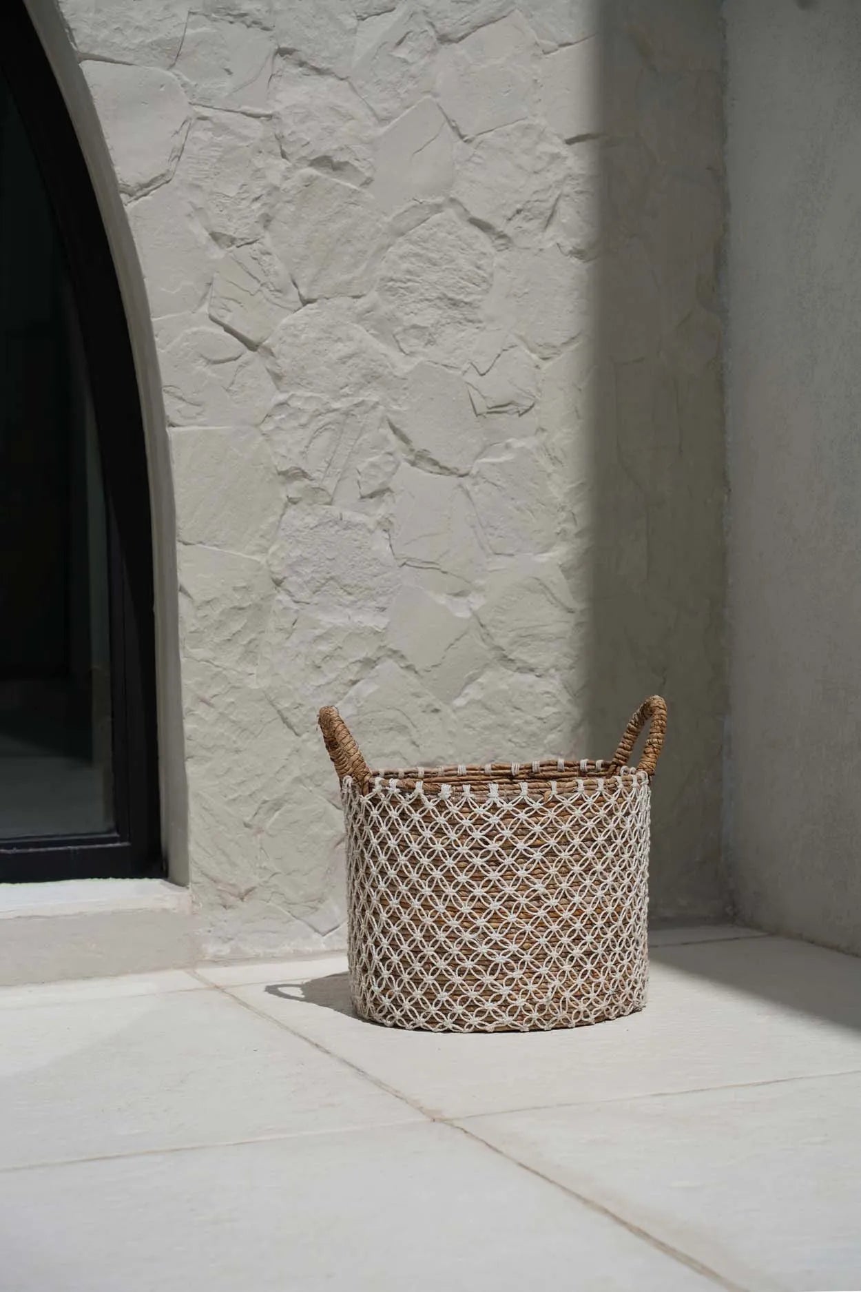 The Crossed Stitched Macrame Basket - M