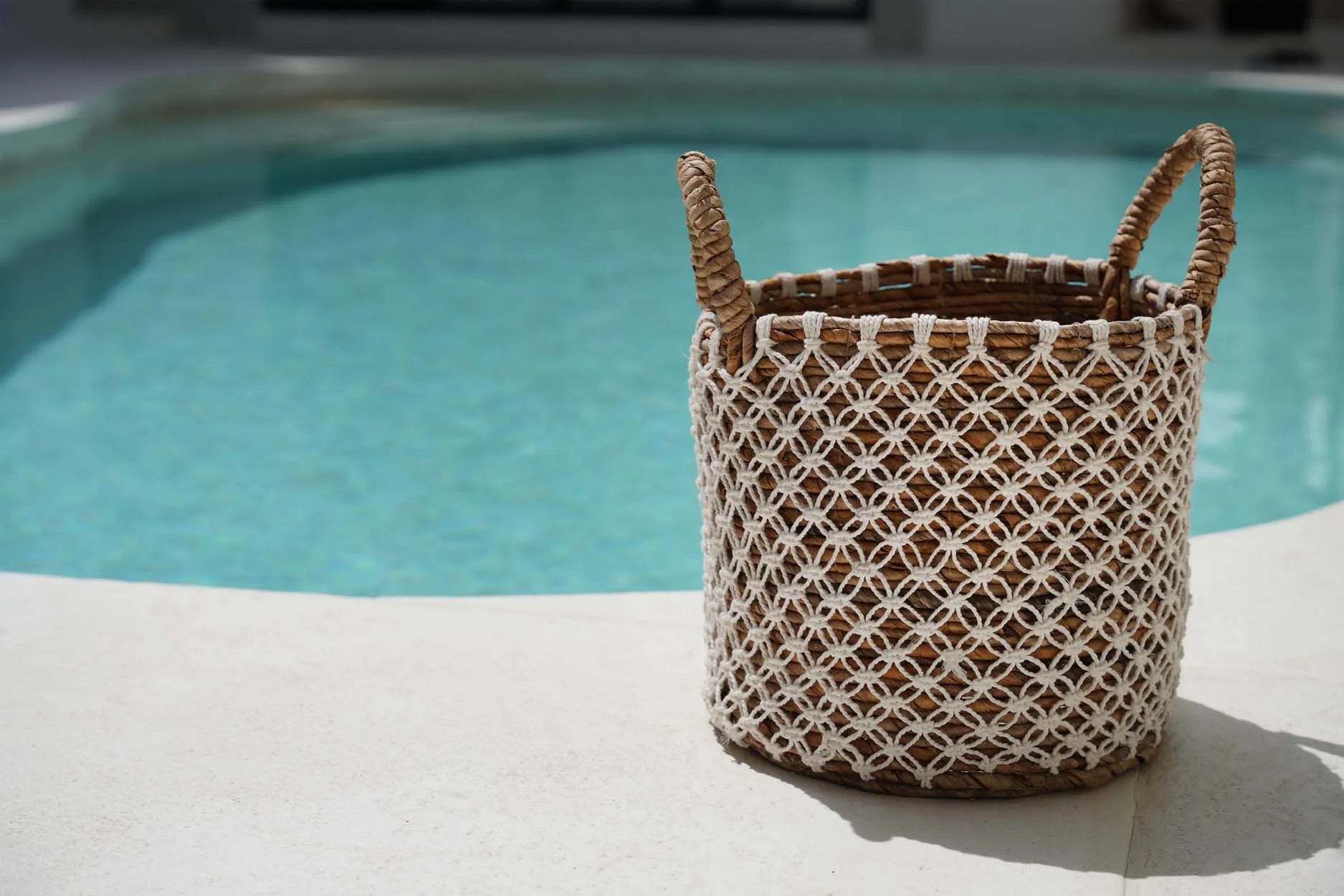 The Crossed Stitched Macrame Basket - S