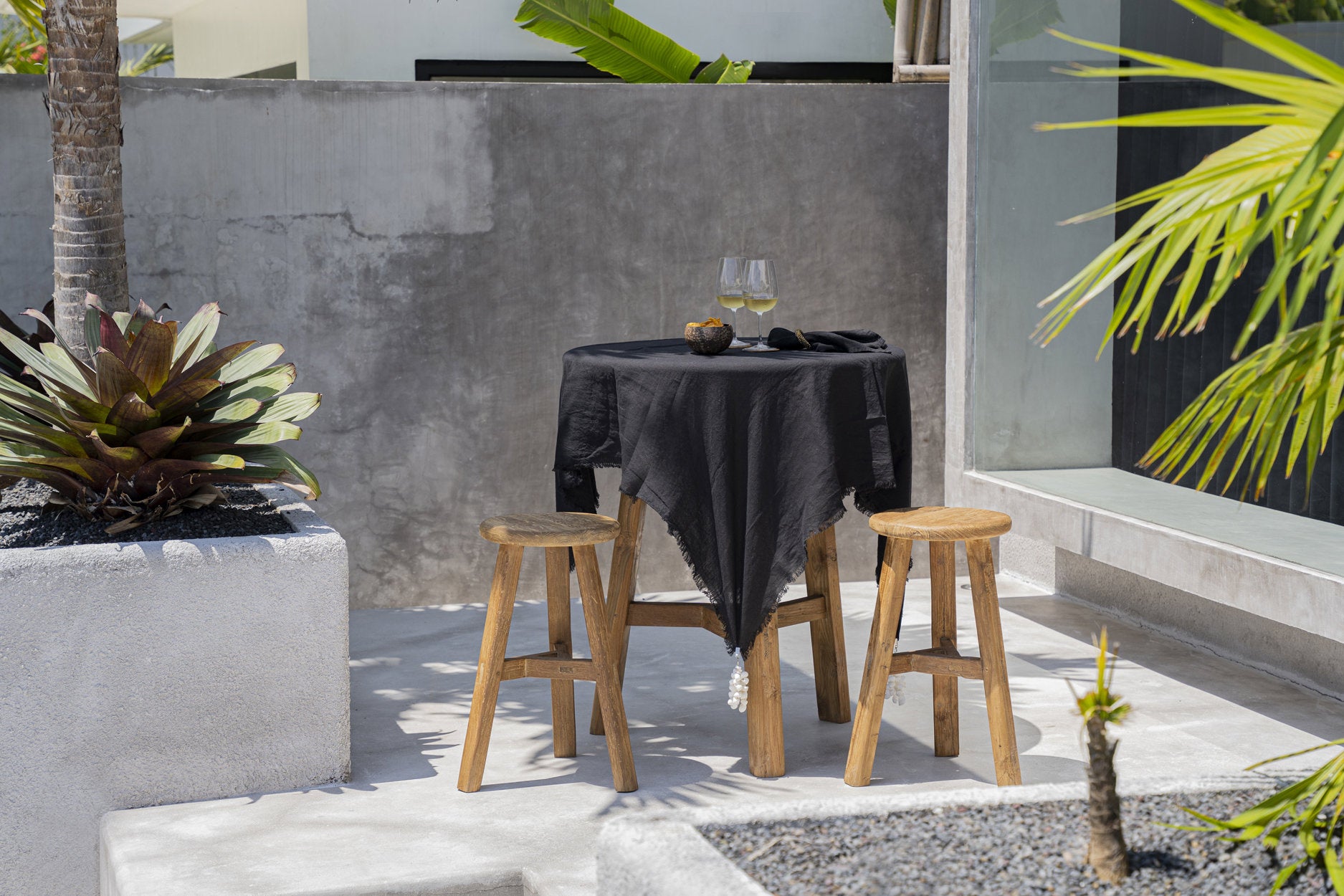 The Linen Tablecloth - Black - 150x250