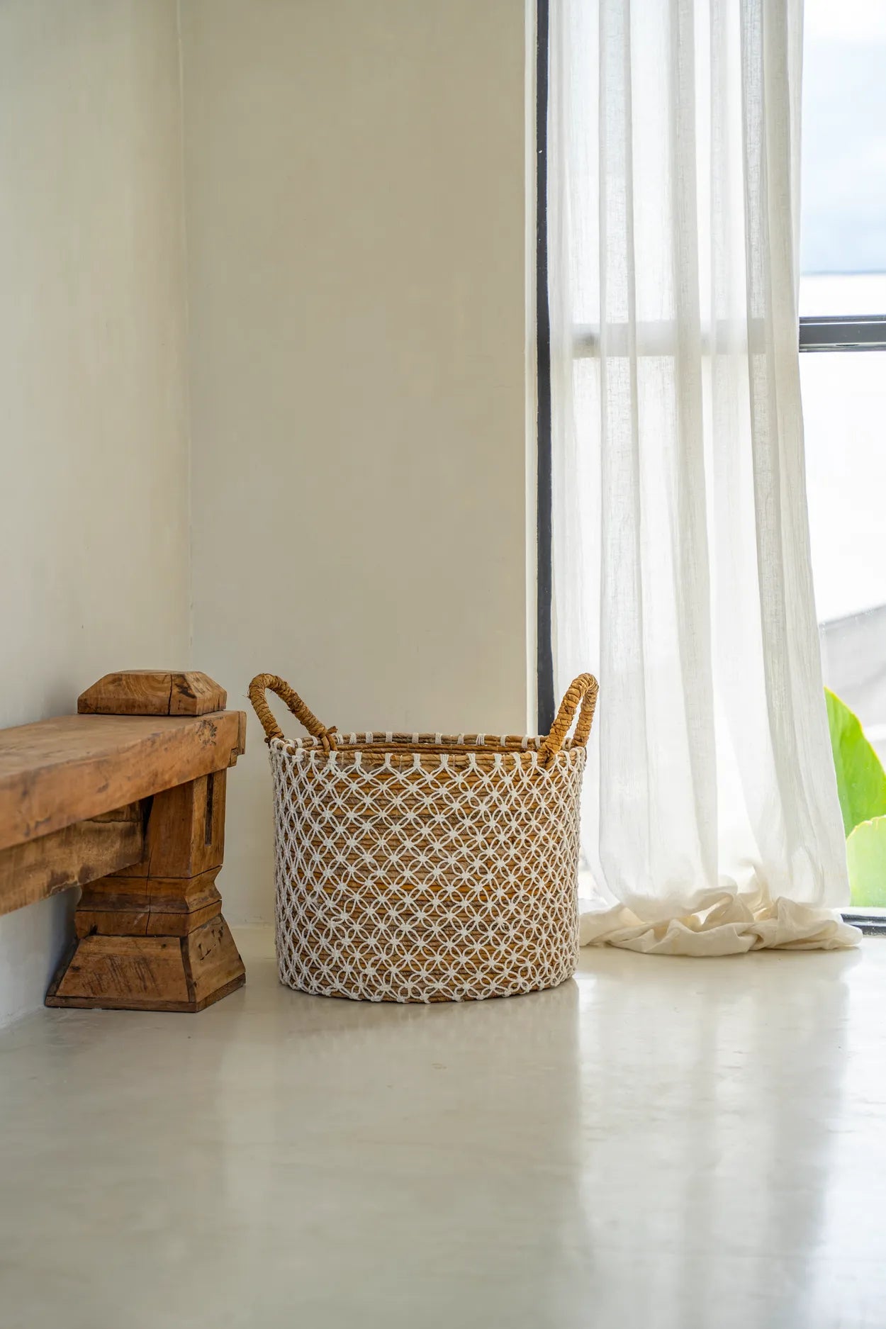 The Crossed Stitched Macrame Basket - S