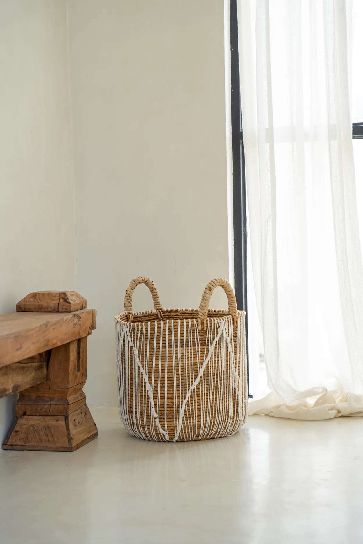 The Straight Stitched Macrame Basket - M