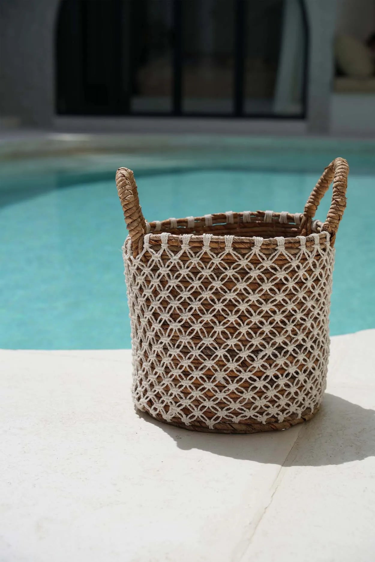 The Crossed Stitched Macrame Basket - L