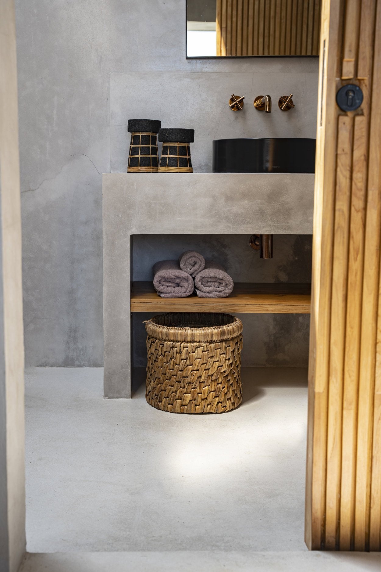 The Serene Candle Holder - Black Natural - L